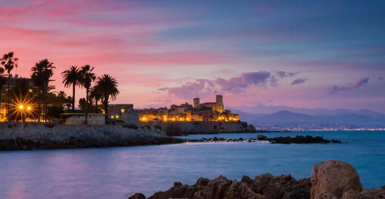 magnifique 2 pièces vue mer Antibes